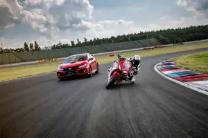 Honda Type R e Fireblade