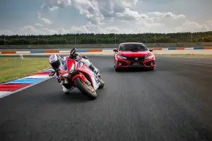 Honda Type R e Fireblade