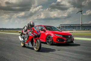 Honda Type R e Fireblade