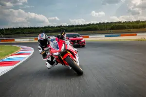 Honda Type R e Fireblade