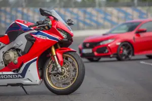 Honda Type R e Fireblade