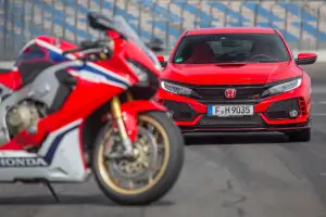 Honda Type R e Fireblade