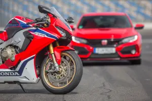 Honda Type R e Fireblade