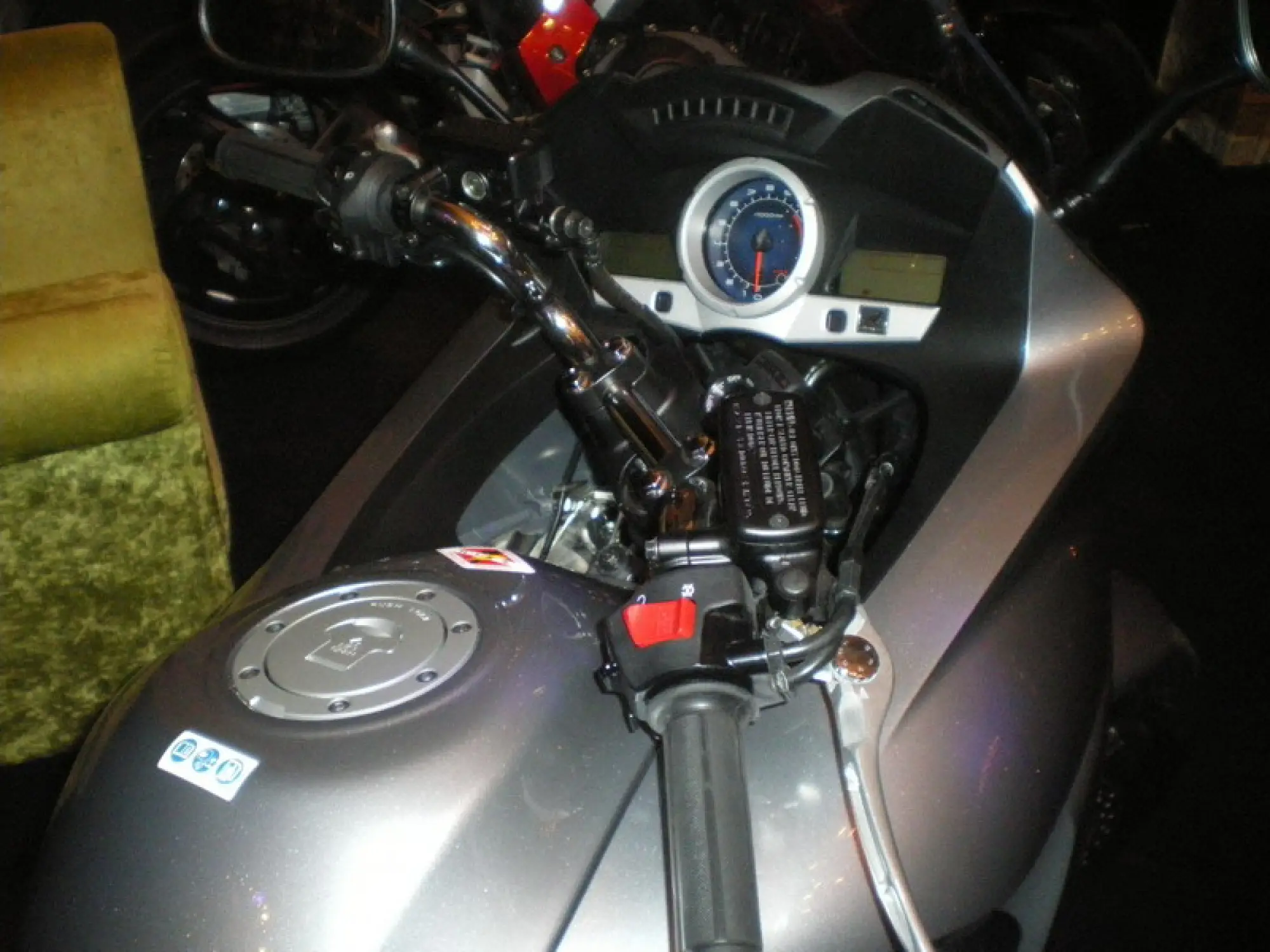 Honda VFR 1200 F - 13