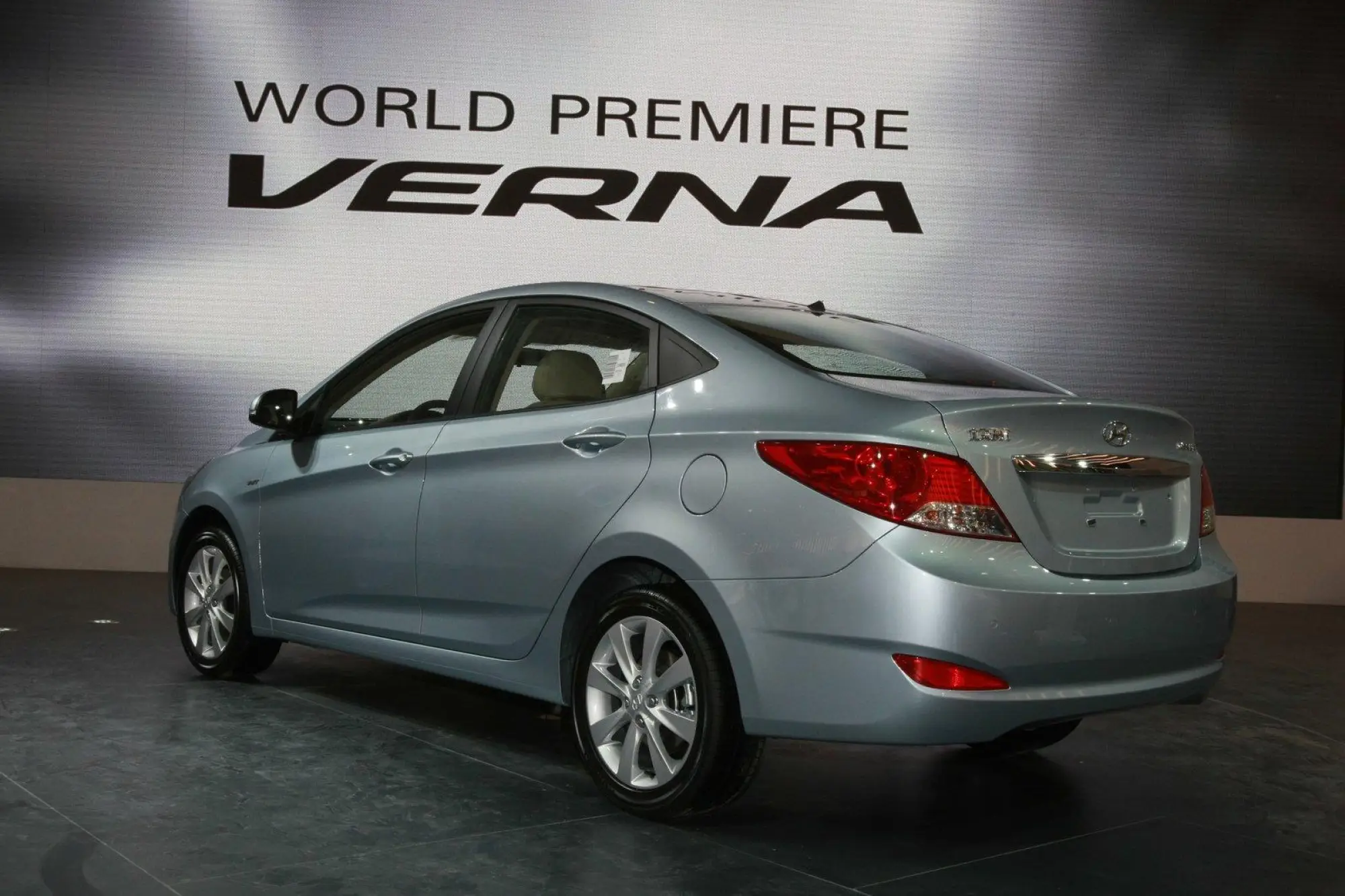 Hyundai Accent 2011 - 22