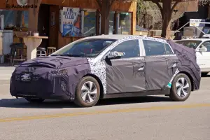 Hyundai AE HEV - Foto spia 16-07-2015