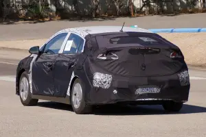 Hyundai AE HEV - Foto spia 16-07-2015