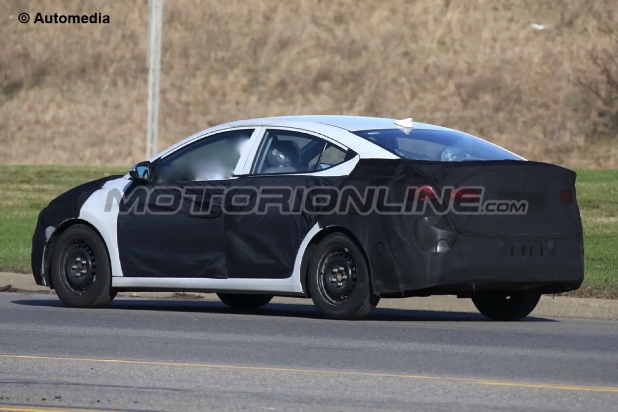 Hyundai Elantra 2016 - Foto spia 28-04-2015 - 7