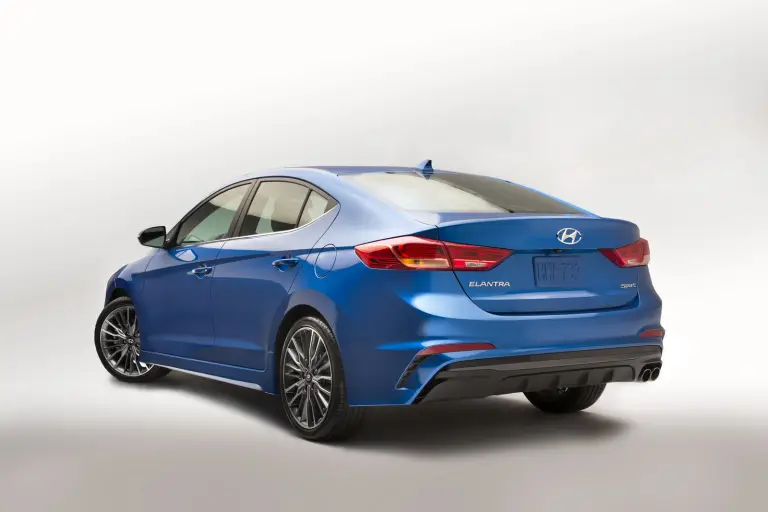 Hyundai Elantra 2017 - 3