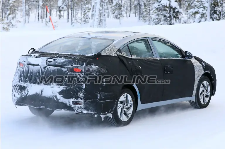 Hyundai Elantra EV foto spia 6 febbraio 2018 - 7