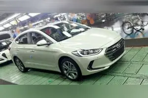 Hyundai Elantra MY 2016 - foto spia da stabilimento