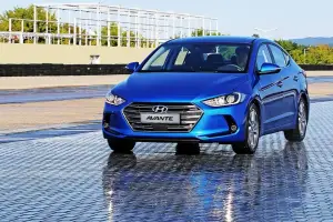 Hyundai Elantra MY 2016 - 15