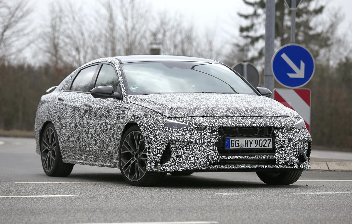 Hyundai Elantra N 2021 - Foto spia 01-04-2021