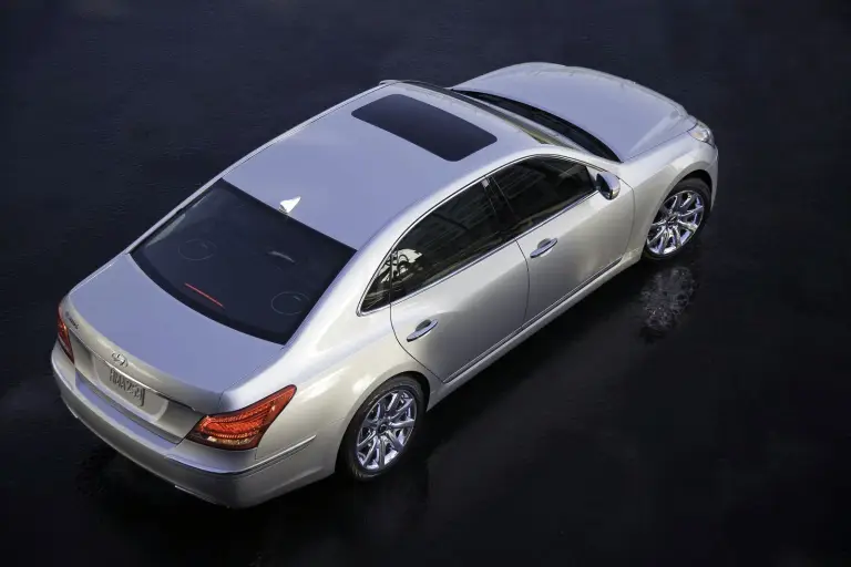 Hyundai Equus - 7