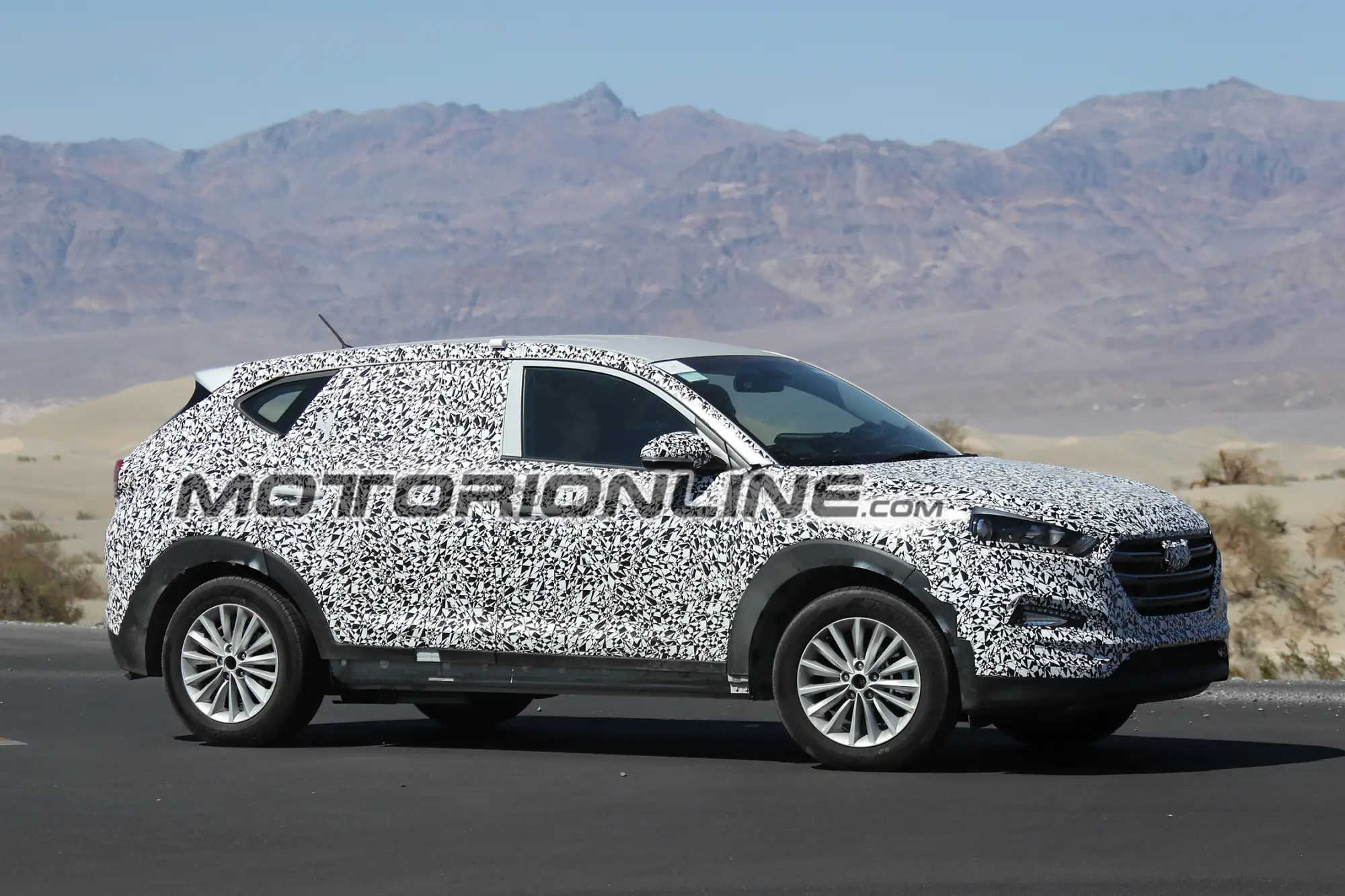 Hyundai Fuel Cell - foto spia 11-08-2016 - 7