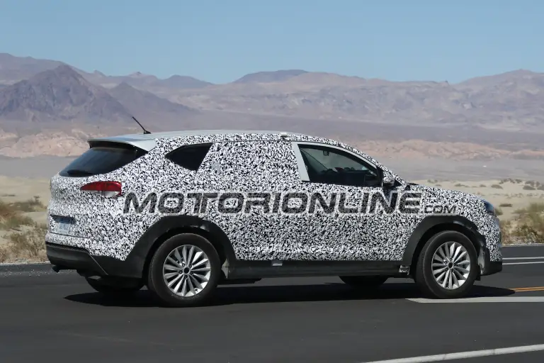 Hyundai Fuel Cell - foto spia 11-08-2016 - 9