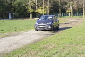 Hyundai i10: prova su strada - 21