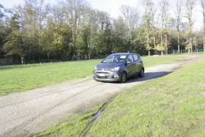 Hyundai i10: prova su strada - 27