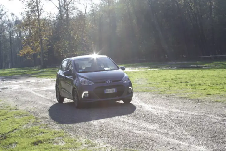 Hyundai i10: prova su strada - 42