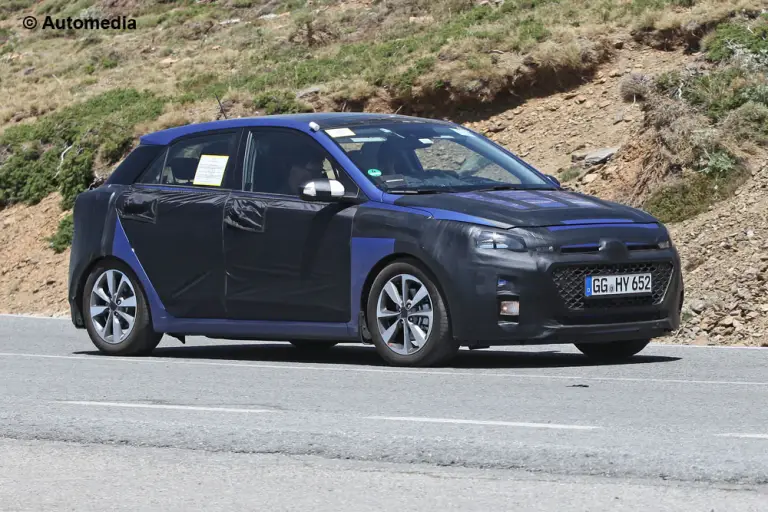 Hyundai i20 2015 - Foto spia 16-12-2013 - 2