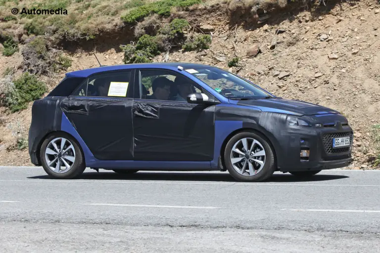 Hyundai i20 2015 - Foto spia 16-12-2013 - 3