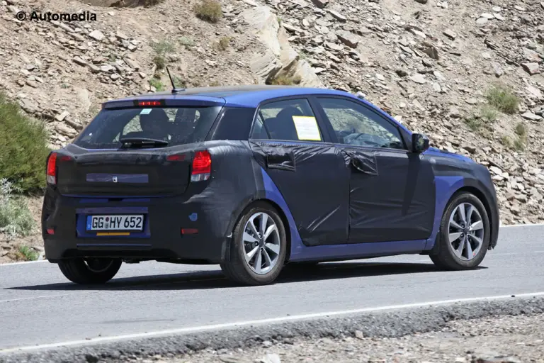 Hyundai i20 2015 - Foto spia 16-12-2013 - 5