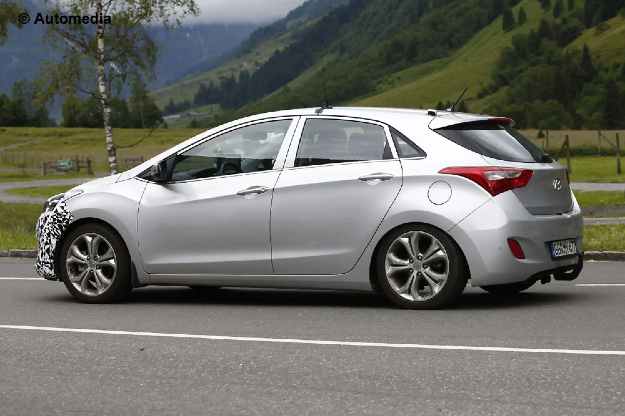 Hyundai i30 2015 - Foto spia 07-07-2014 - 4