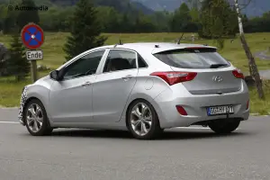 Hyundai i30 2015 - Foto spia 07-07-2014