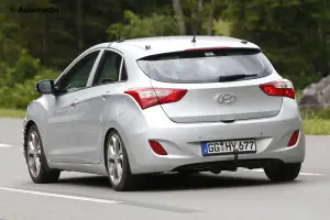 Hyundai i30 2015 - Foto spia 07-07-2014 - 6