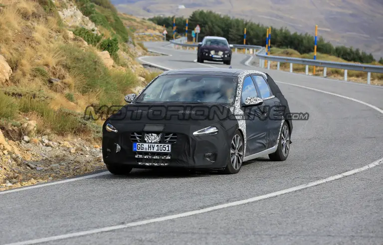 Hyundai i30 e i30 N 2020 - Foto spia 16-10-2019 - 4