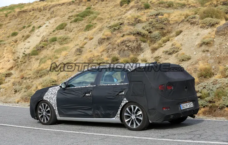 Hyundai i30 e i30 N 2020 - Foto spia 16-10-2019 - 5