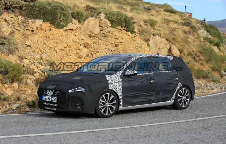 Hyundai i30 e i30 N 2020 - Foto spia 16-10-2019 - 6