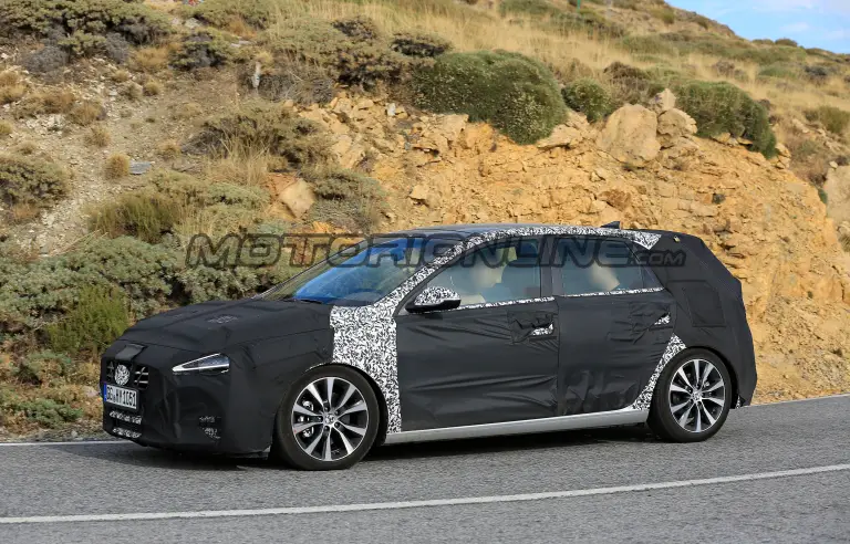 Hyundai i30 e i30 N 2020 - Foto spia 16-10-2019 - 7