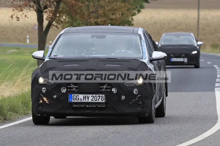 Hyundai i30 Facelift - Foto spia 17-9-2019 - 2