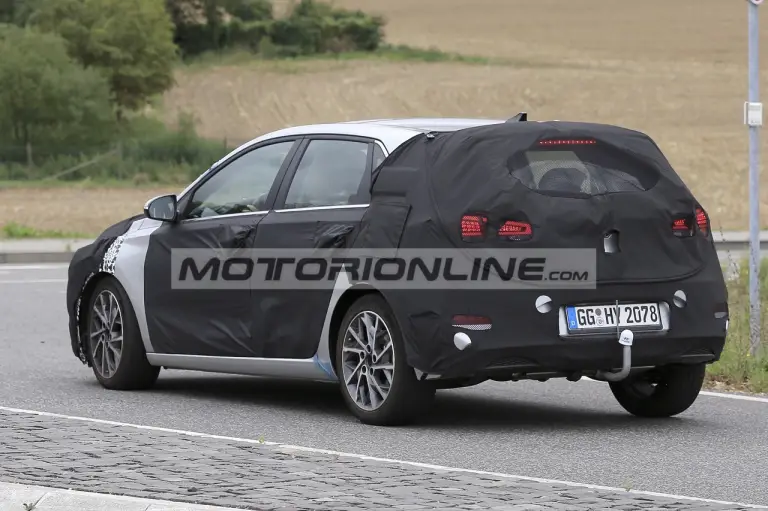 Hyundai i30 Facelift - Foto spia 17-9-2019 - 8