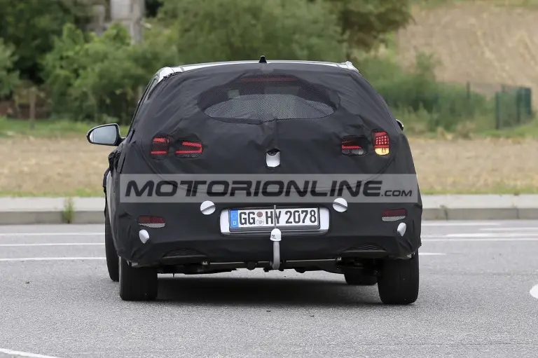 Hyundai i30 Facelift - Foto spia 17-9-2019 - 10