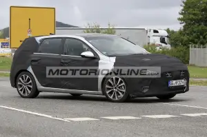 Hyundai i30 Facelift - Foto spia 17-9-2019