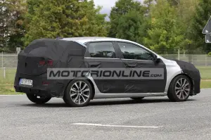 Hyundai i30 Facelift - Foto spia 17-9-2019