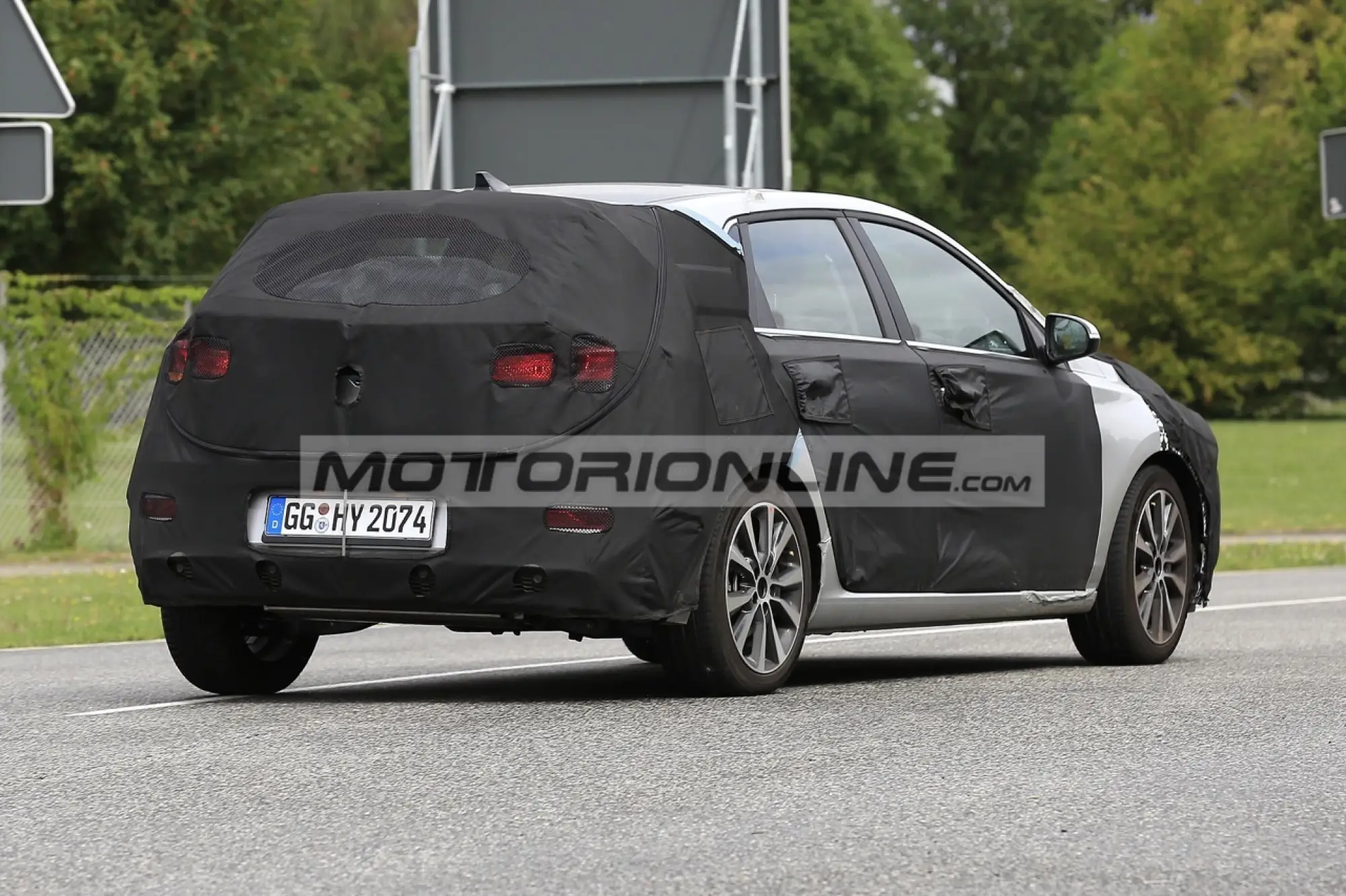 Hyundai i30 Facelift - Foto spia 17-9-2019 - 17