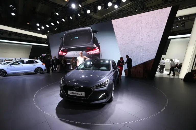 Hyundai i30 Fastback - Salone di Francoforte 2017 - 1