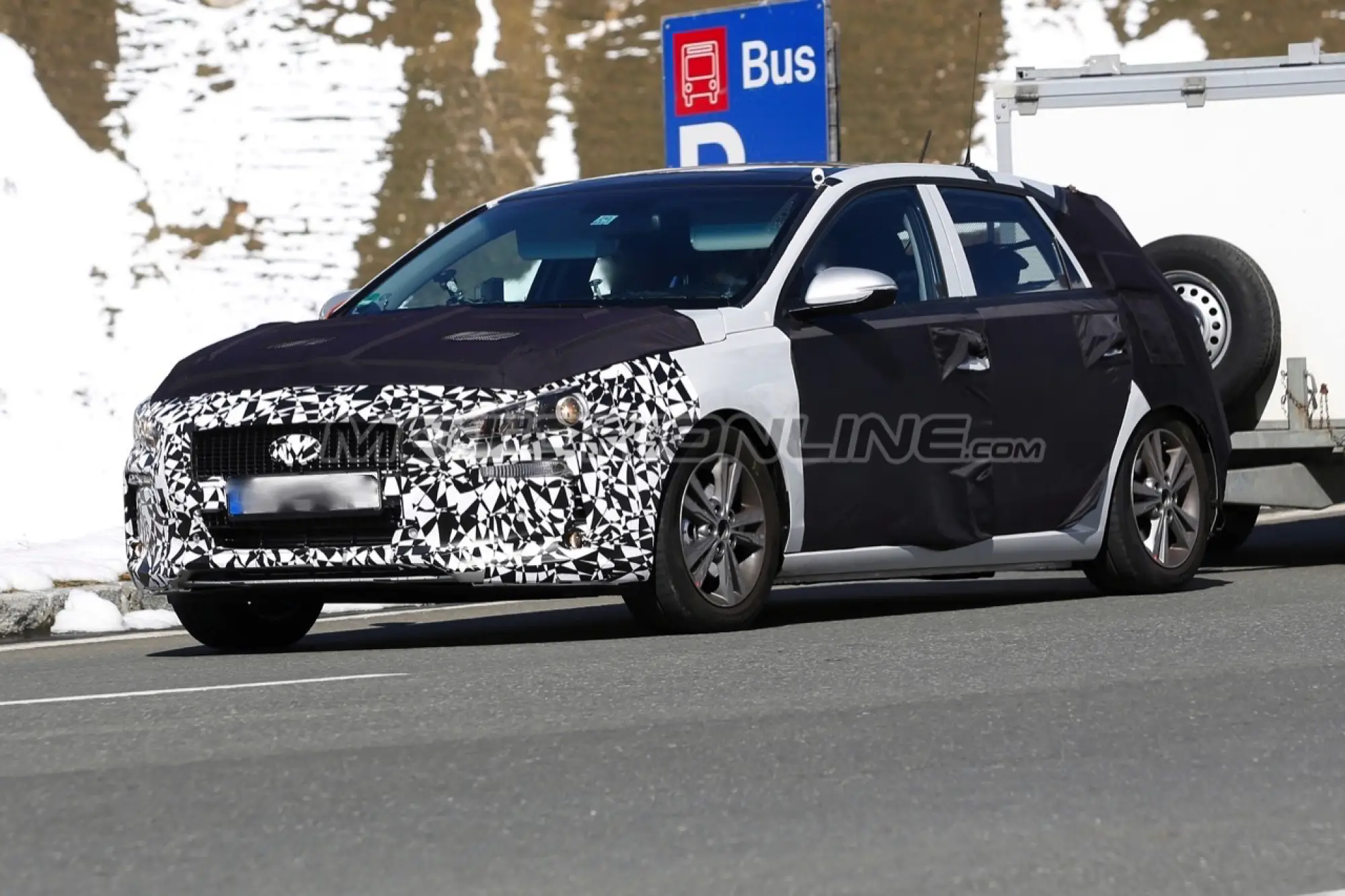 Hyundai i30 MY 2017 - Foto spia 01-10-2015 - 3