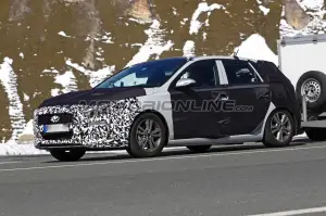 Hyundai i30 MY 2017 - Foto spia 01-10-2015 - 4