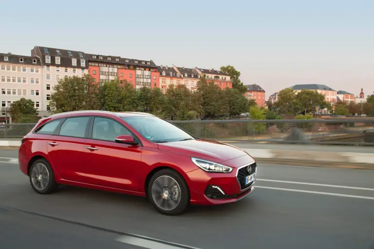 Hyundai i30 MY 2019 - 24