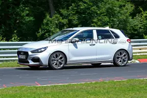 Hyundai i30 N-Line foto spia 21 giugno 2018