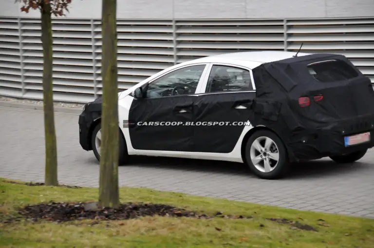 Hyundai i30 spy - 13