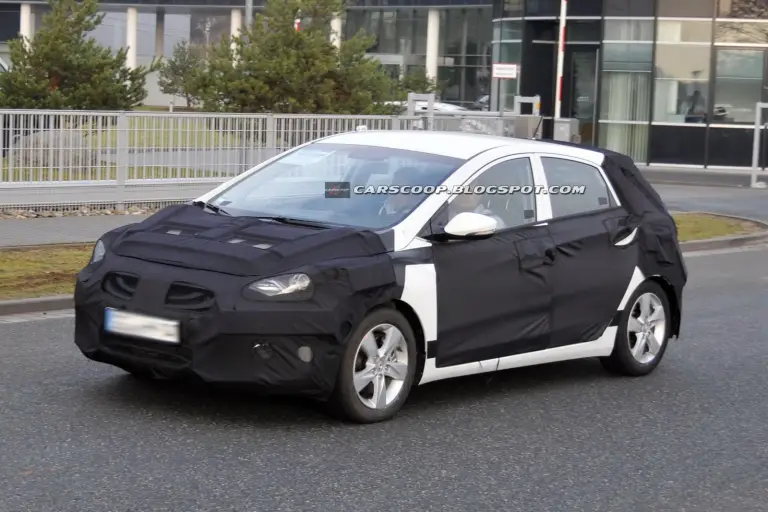 Hyundai i30 spy - 22