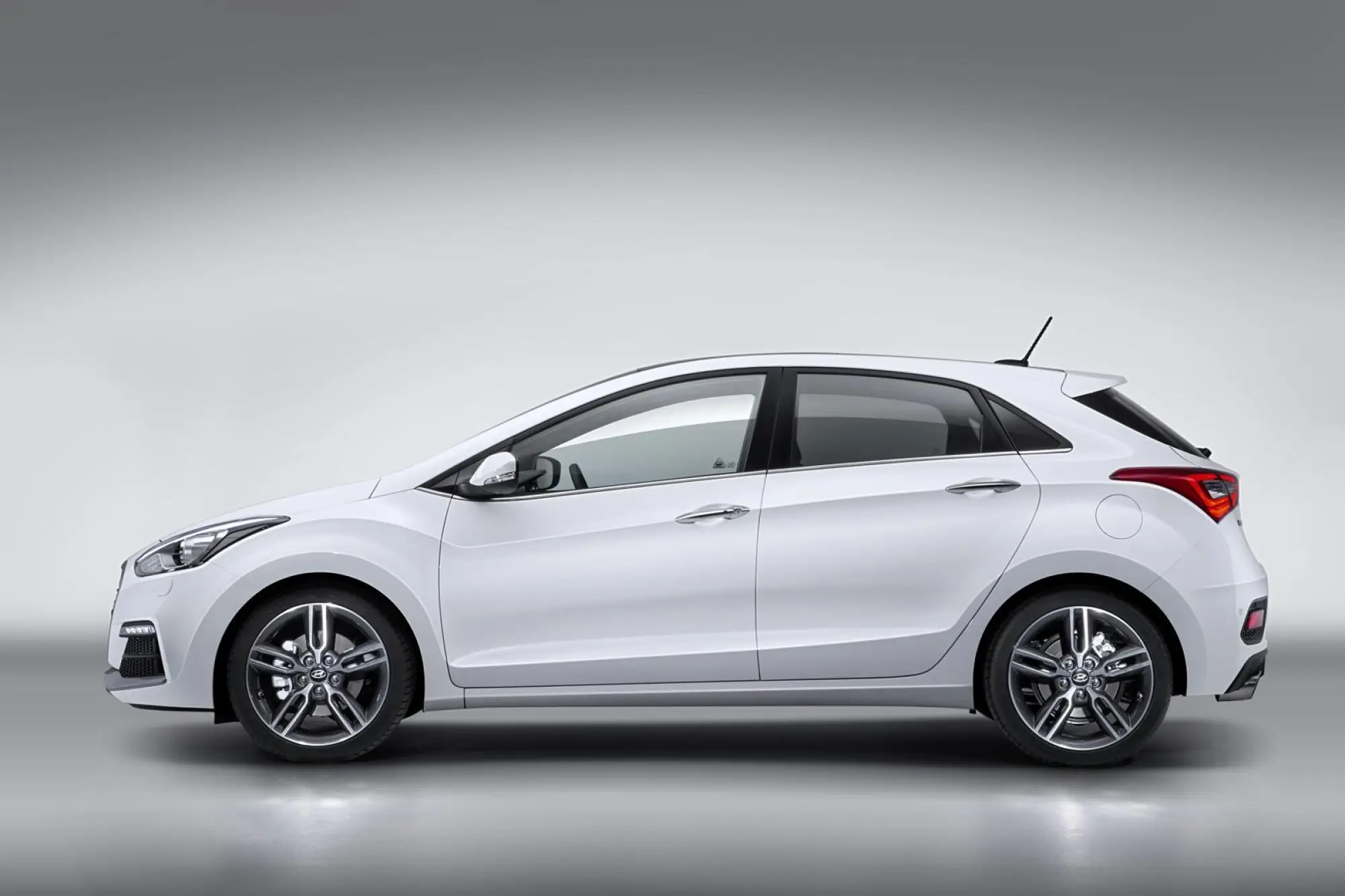 Hyundai i30 Turbo - Salone di Ginevra 2015 - 10