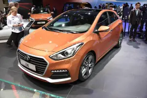 Hyundai i30 Turbo - Salone di Ginevra 2015 - 12