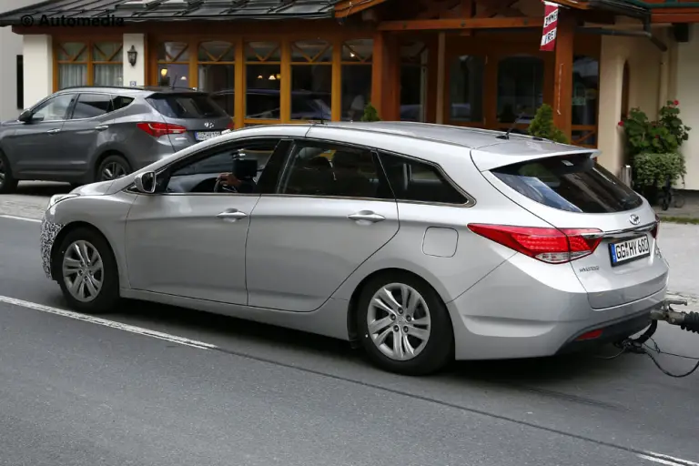 Hyundai i40 2015 - Foto spia 04-07-2014 - 5