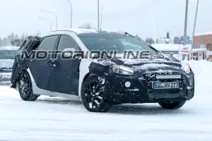 Hyundai i40 MY 2019 foto spia 19 gennaio 2018